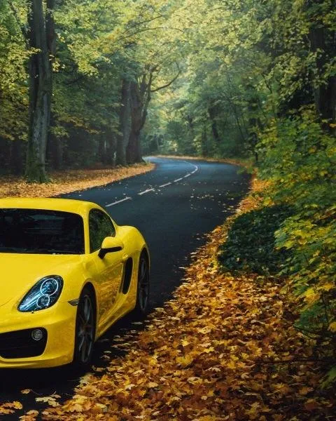 10 ungewöhnliche Lifestyle-Fotos von Autos eines britischen Fotografen