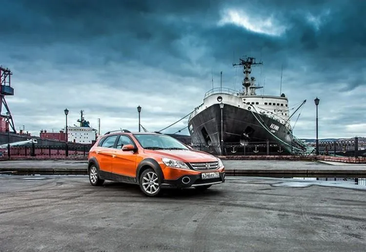 Sorpresa dalla Cina. Test incrociati Hatchback H30 con DFM elevato