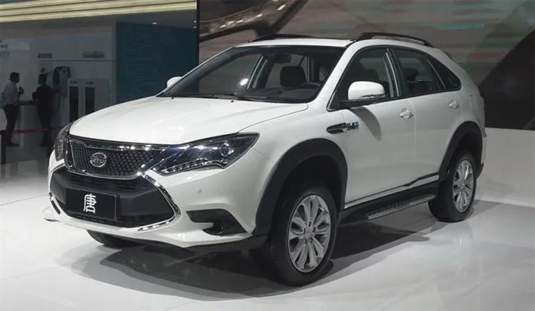 BYD Tang è un nuovo crossover ibrido cinese