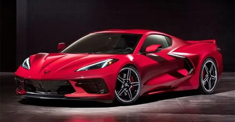Chevrolet Corvette Stingray C8 2020: la nuova Corvette è diventata il motore centrale