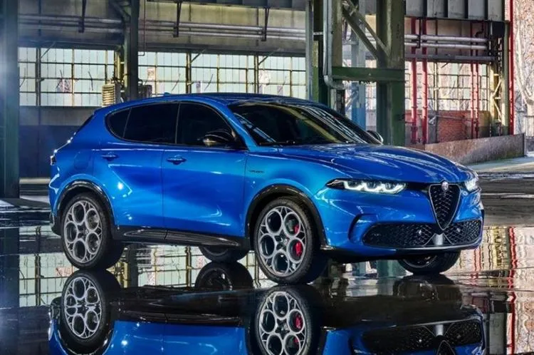 Alfa Romeo a présenté le crossover Tonale : la version PHEV partageait la technique avec la Jeep Compass 4xe