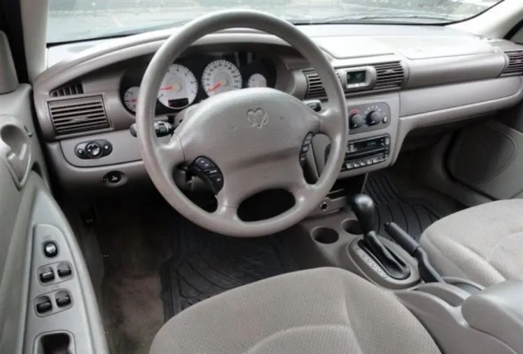 Carro Dodge Stratus: comentários do proprietário, especificações, recursos
