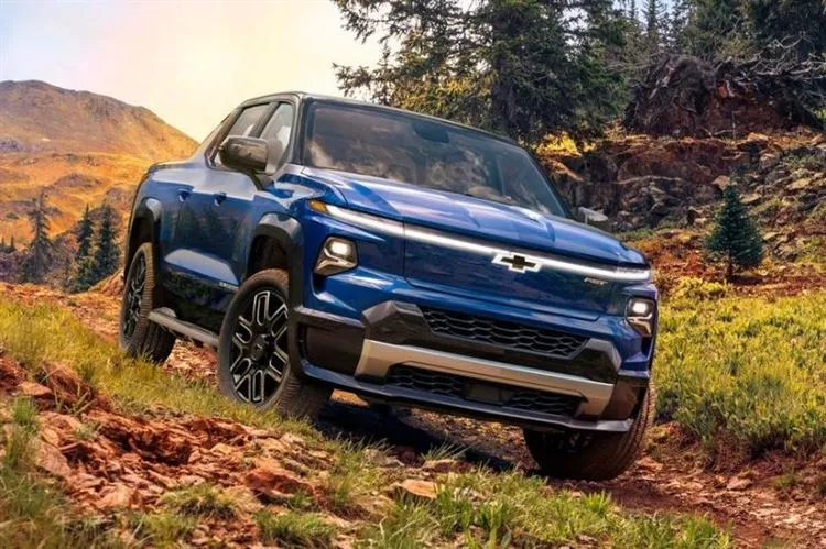 Chevrolet Silverado EV: Ford F-150 Lightning o większym zasięgu, ale wciąż daleko do rozpoczęcia sprzedaży