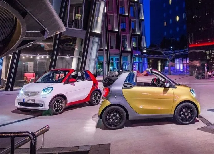 Nuova Smart ForTwo Convertible 2016: mini decappottabile di nuova generazione