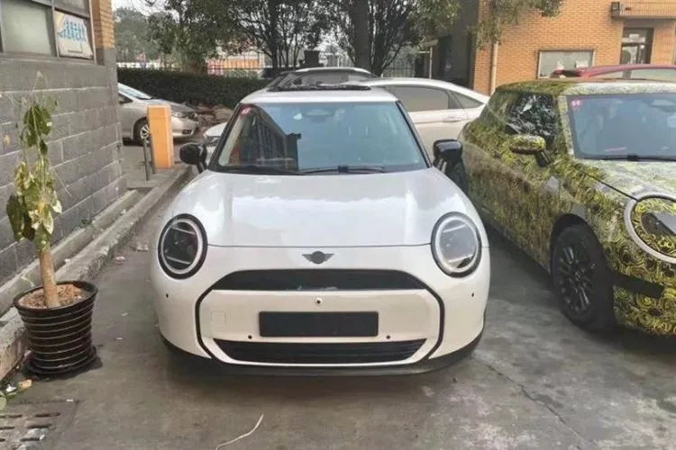 Der neue Mini wurde versehentlich ein Jahr vor dem Debüt freigegeben