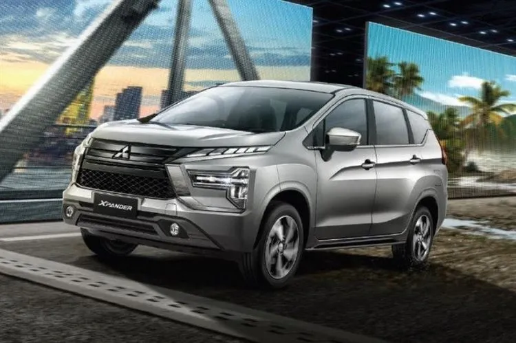Updated Mitsubishi Xpander family: CVT for everyone and old optics for the “crossover”
