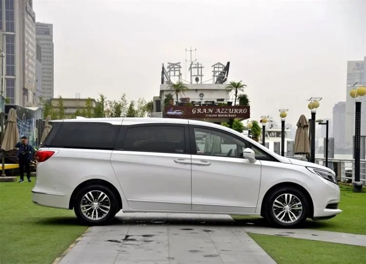 2017 Buick GL8 Plastic Luxury Minivan für China