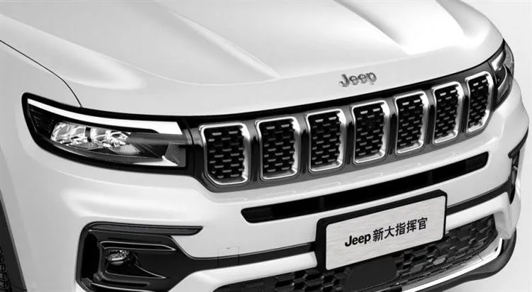 The “other” Jeep Commander survived restyling: the crossover lost to its namesake in interior design