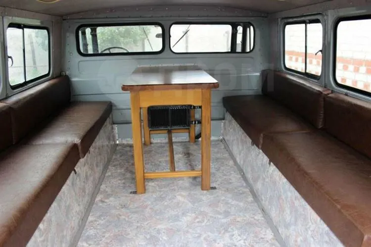 Ein UAZ, zwei UAZs, plus Shishiga und mehr ... Es stellte sich heraus, dass es ein Geländewagen war!