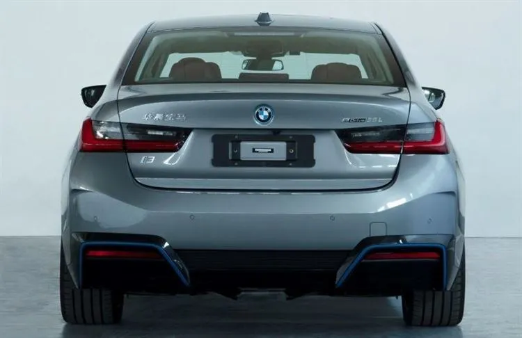 Elektrischer "treshka" BMW, es wird auch neu gestaltet: die ersten Fotos aus China