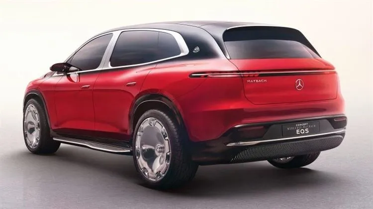 Mercedes-Maybach EQS: ungewöhnliche Proportionen, lackierter „Grill“ und abgeflachtes Lenkrad