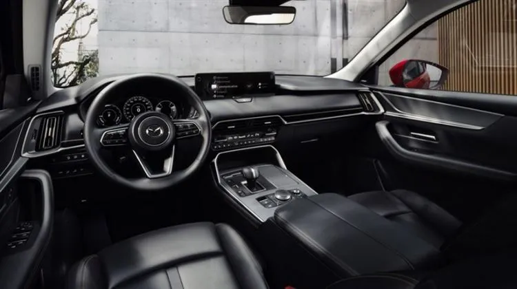 Mazda hat den Crossover CX-60 freigegeben: drei Optionen für Hybrid-"Füllung" und ein reichhaltiges Interieur