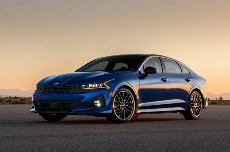 Kia K5 wird besser sein als Optima? Wir finden heraus!