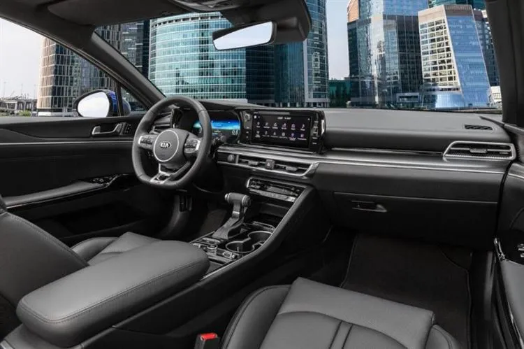 Kia K5 wird besser sein als Optima? Wir finden heraus!