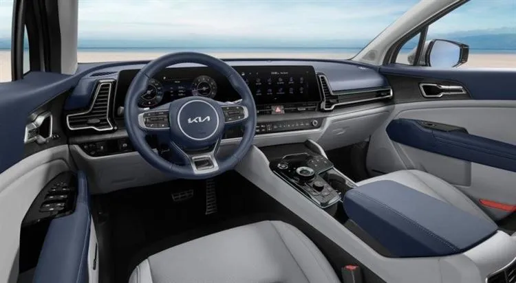 Kia zeigte erneut einen kurzen Sportage: Im Inneren des Crossovers wiederholte sich die Version für Korea
