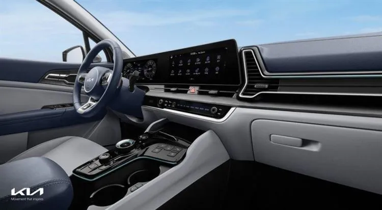 Kia zeigte erneut einen kurzen Sportage: Im Inneren des Crossovers wiederholte sich die Version für Korea