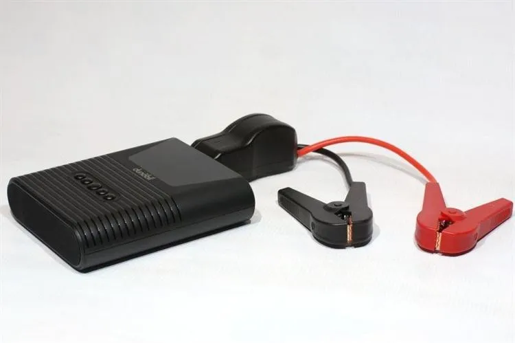 Arrancador, compresor y power bank en una botella