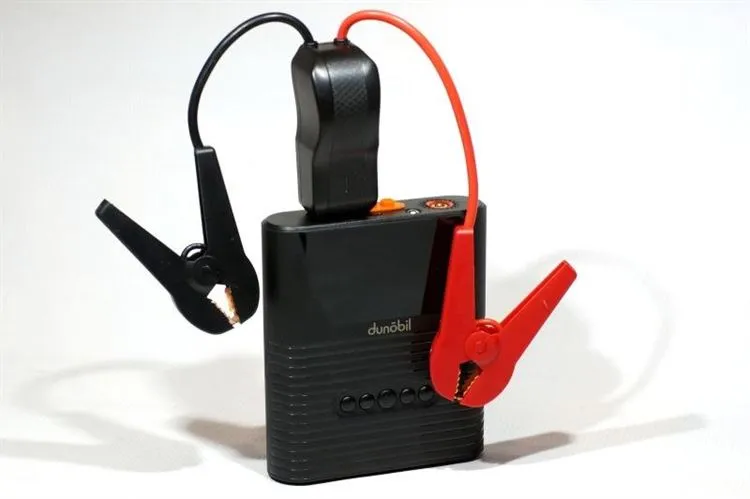 Arrancador, compresor y power bank en una botella