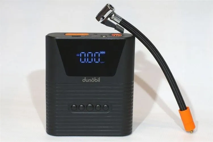 Arrancador, compresor y power bank en una botella