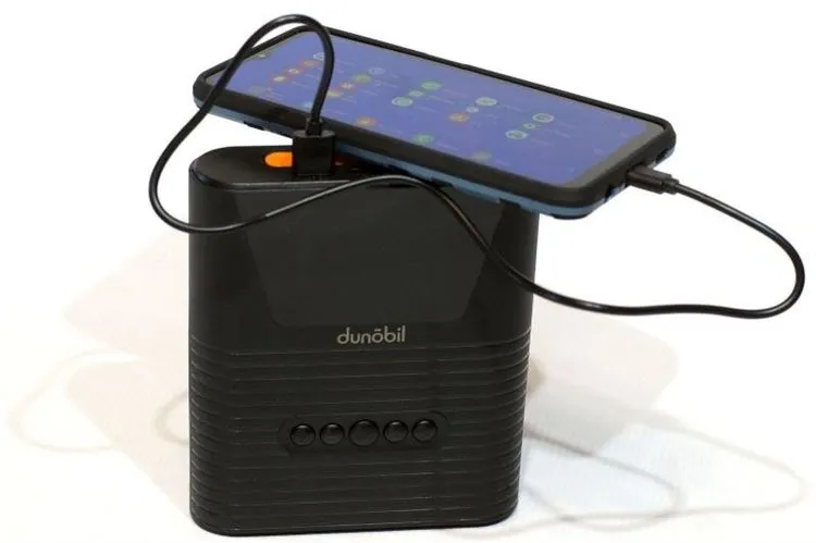 Arrancador, compresor y power bank en una botella