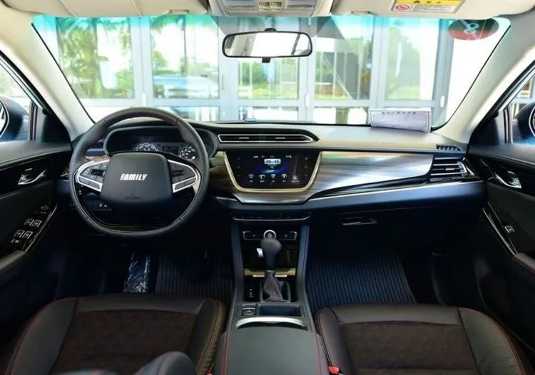 Famille Haima F5 2018 - Haima F5 berline chinoise économique