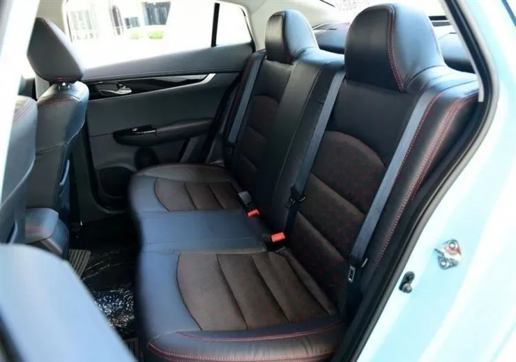 Famille Haima F5 2018 - Haima F5 berline chinoise économique
