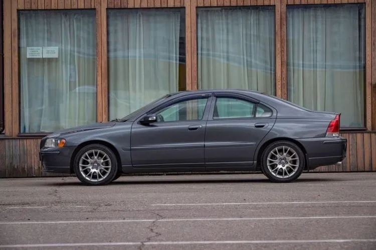 Volvo S80 I usata: ruggine della tazza pericolosa ed impianto elettrico esotico
