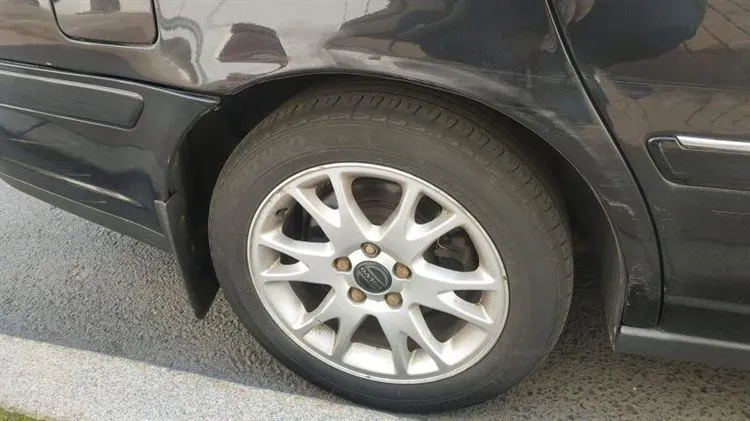 Volvo S80 I usata: ruggine della tazza pericolosa ed impianto elettrico esotico