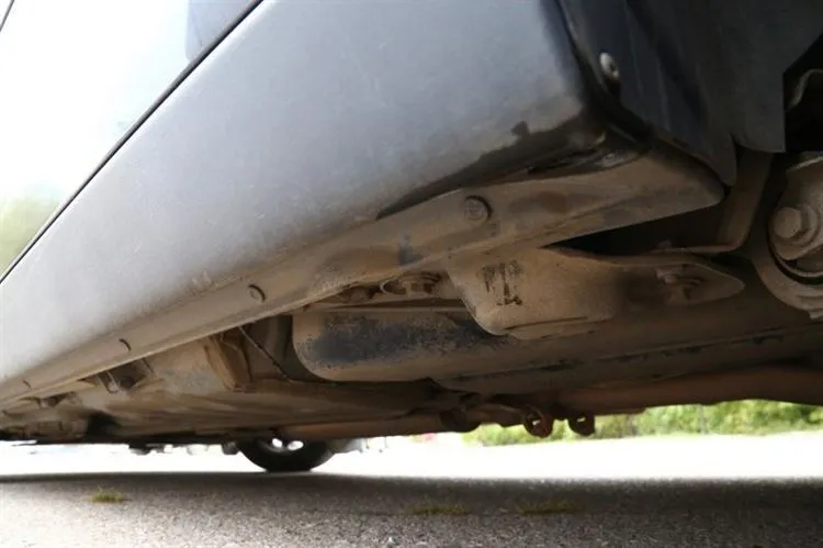 Volvo S80 I usata: ruggine della tazza pericolosa ed impianto elettrico esotico