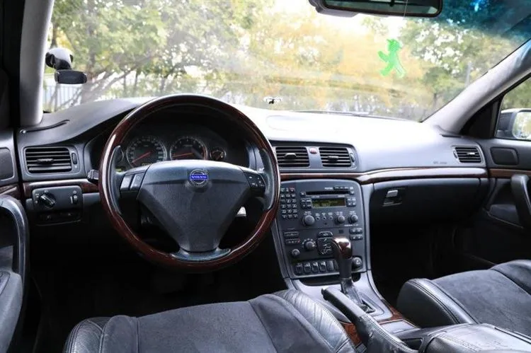 Volvo S80 I usata: ruggine della tazza pericolosa ed impianto elettrico esotico