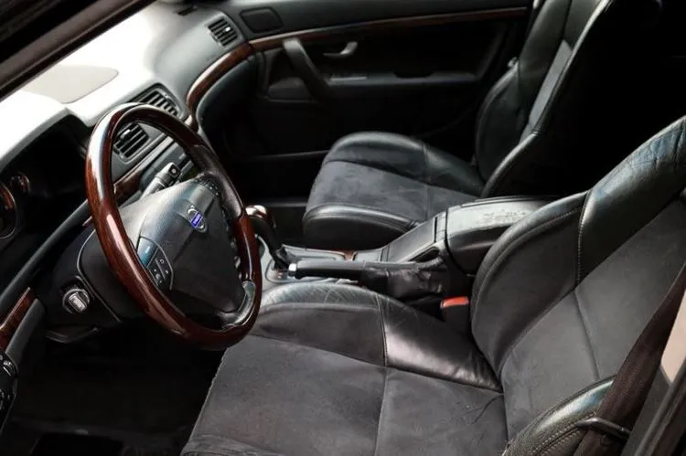Volvo S80 I usata: ruggine della tazza pericolosa ed impianto elettrico esotico