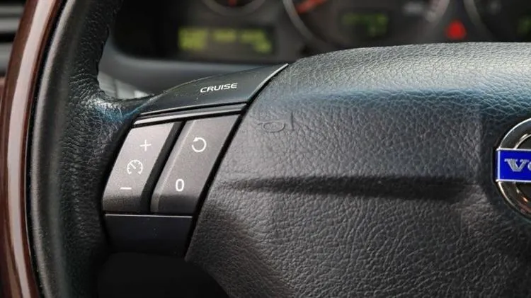 Volvo S80 I usata: ruggine della tazza pericolosa ed impianto elettrico esotico