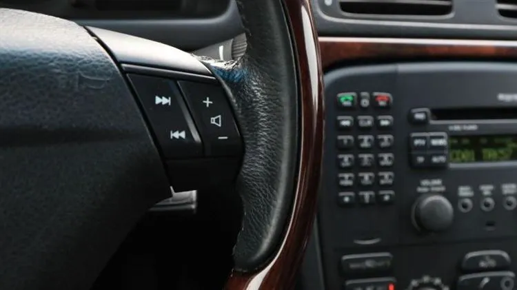 Volvo S80 I usata: ruggine della tazza pericolosa ed impianto elettrico esotico
