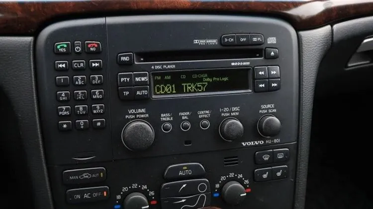 Volvo S80 I usata: ruggine della tazza pericolosa ed impianto elettrico esotico