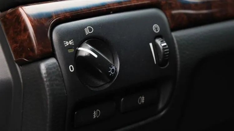 Volvo S80 I usata: ruggine della tazza pericolosa ed impianto elettrico esotico
