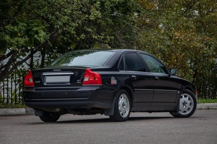 Volvo S80 I usata: ruggine della tazza pericolosa ed impianto elettrico esotico