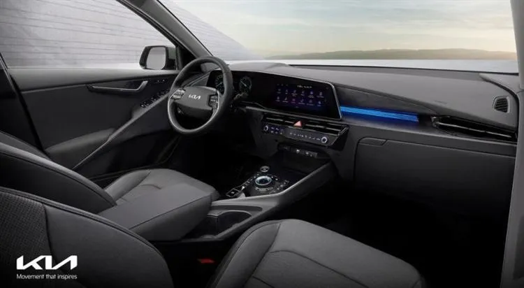 Crossover Kia Niro muutis uue põlvkonna mainet, kuid säilitas kolm paigaldust