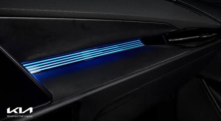 Crossover Kia Niro muutis uue põlvkonna mainet, kuid säilitas kolm paigaldust