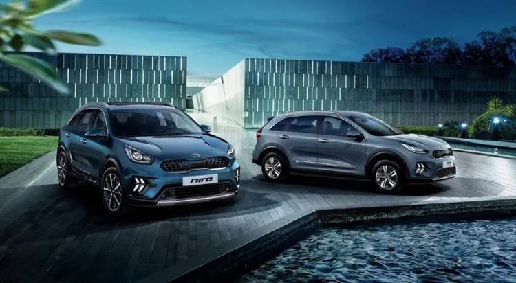 Crossover Kia Niro muutis uue põlvkonna mainet, kuid säilitas kolm paigaldust