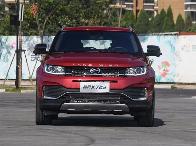 Landwind X7 vuonna 2018 – Range Rover Evoque -kloonipäivitys