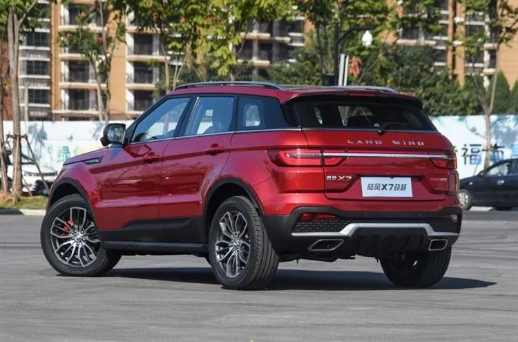 Landwind X7 vuonna 2018 – Range Rover Evoque -kloonipäivitys