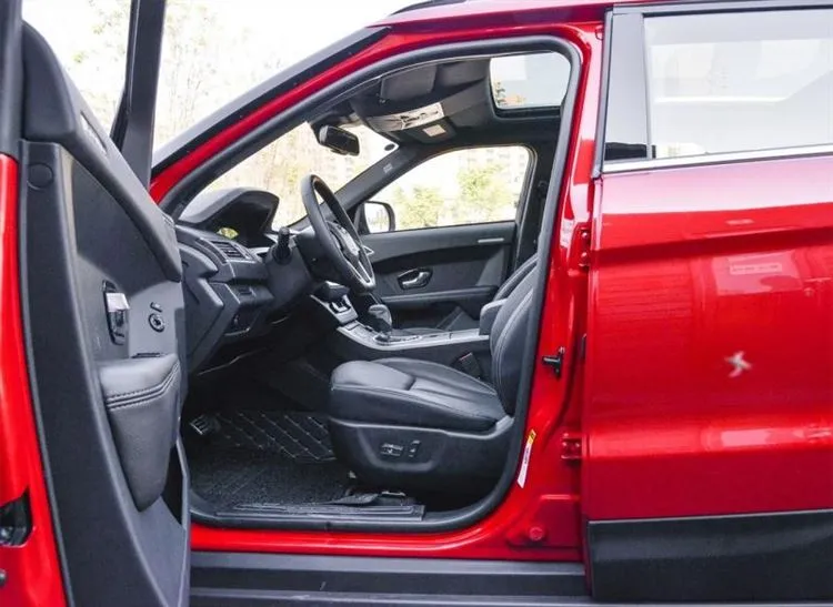 Landwind X7 vuonna 2018 – Range Rover Evoque -kloonipäivitys