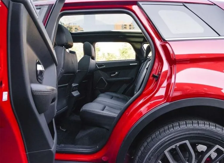 Landwind X7 vuonna 2018 – Range Rover Evoque -kloonipäivitys