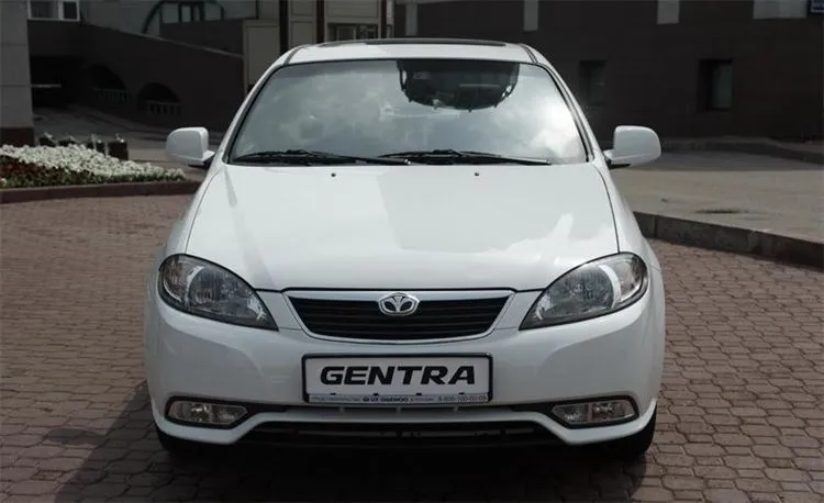 Zmieniono Daewoo - zastąpiono nazwę Lacetti