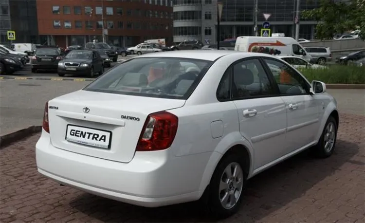 Zmieniono Daewoo - zastąpiono nazwę Lacetti