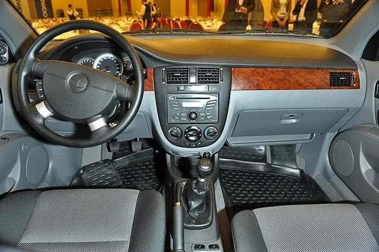 Zmieniono Daewoo - zastąpiono nazwę Lacetti