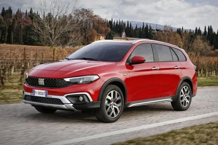 La famille Fiat Tipo s&rsquo;agrandit à nouveau : maintenant aussi un break transversal
