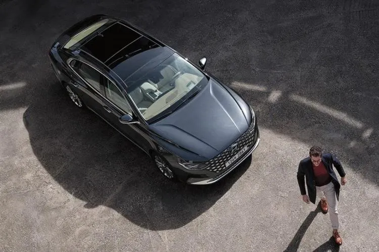 Seuraava Hyundai Grandeur jäi vakoojiin kiinni: sedan yllättää jälleen suunnittelullaan