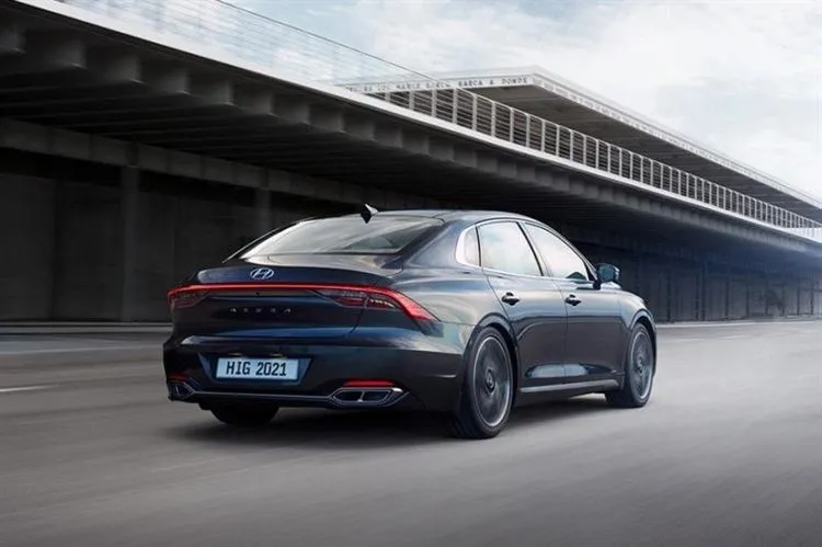 Der nächste Hyundai Grandeur erwischt wieder Spione: ein mutiges Design und eine Anspielung auf die „erste“ Limousine
