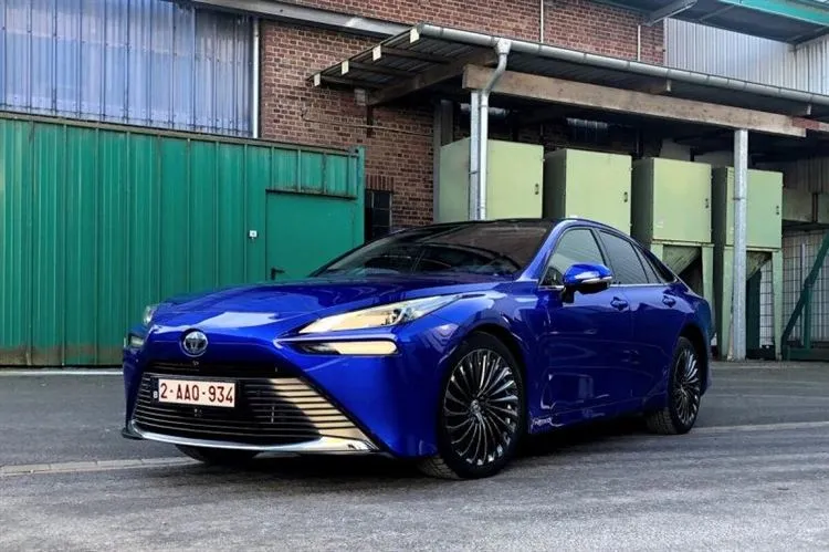 Toyota Mirai ließ Dampf ab